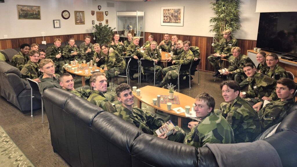 Puffbild: Augusti och inryckstider